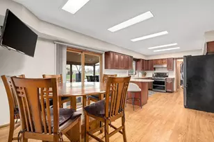 612 Stuart Dr, Carol Stream, IL 60188 - Photo 8