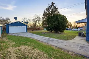 8047 45th Pl, Lyons, IL 60534 - Photo 4