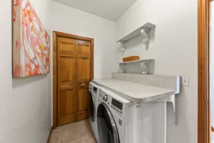 302 Roscommon Ct, Glen Ellyn, IL 60137 - Photo 24