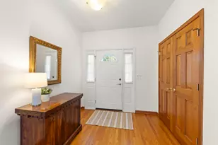 302 Roscommon Ct, Glen Ellyn, IL 60137 - Photo 4