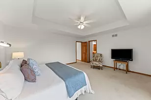 302 Roscommon Ct, Glen Ellyn, IL 60137 - Photo 20