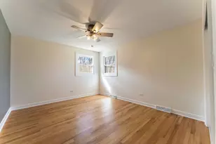 2205 Country Knoll Ln, Elgin, IL 60123 - Photo 10