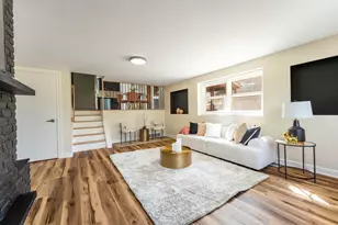 2205 Country Knoll Ln, Elgin, IL 60123 - Photo 12