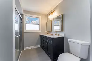 2205 Country Knoll Ln, Elgin, IL 60123 - Photo 8