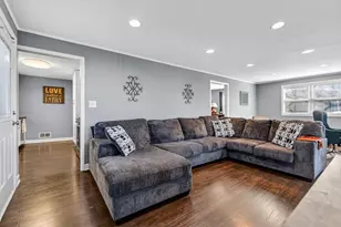 2634 Silver Creek Dr, Franklin Park, IL 60131 - Photo 12