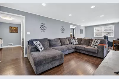 2634 Silver Creek Drive, Franklin Park, IL 60131 - Photo 6