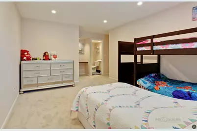 [Address not provided], Buffalo Grove, IL 60089 - Photo 18