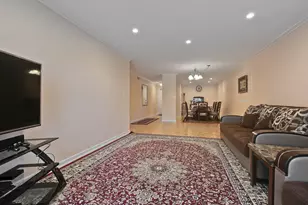 [Address not provided], Buffalo Grove, IL 60089 - Photo 8