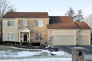 823 Columbia Cir, North Aurora, IL 60542 - Photo 1