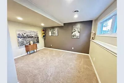 823 Columbia Circle, North Aurora, IL 60542 - Photo 36