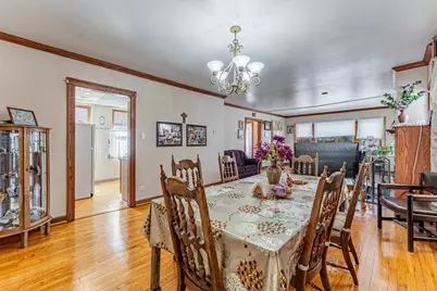 7533 N Ridge Boulevard, Chicago, IL 60645 - Photo 8