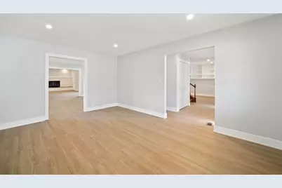 99 Essex Road, Elk Grove Village, IL 60007 - Photo 10