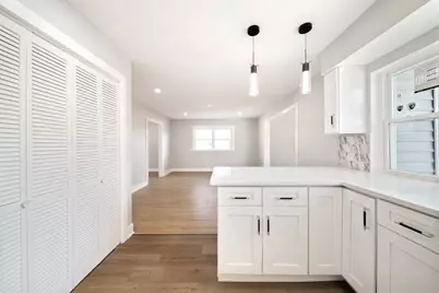 99 Essex Road, Elk Grove Village, IL 60007 - Photo 20