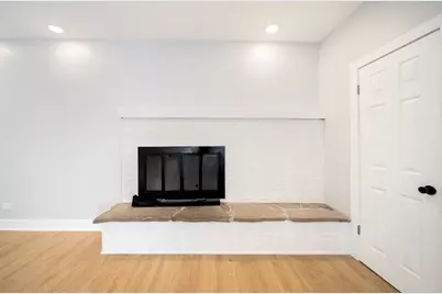 99 Essex Road, Elk Grove Village, IL 60007 - Photo 14