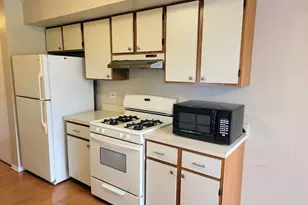 216 Ivy Ct, Streamwood, IL 60107 - Photo 8