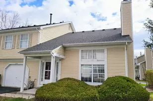 216 Ivy Ct, Streamwood, IL 60107 - Photo 1