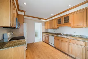 97 W Thornhill Ln, Lake Barrington, IL 60010 - Photo 10