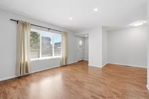 1S300 Stratford Ln, Villa Park, IL 60181 - Photo 4