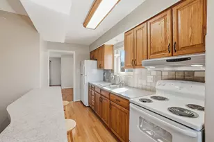 1S300 Stratford Ln, Villa Park, IL 60181 - Photo 8