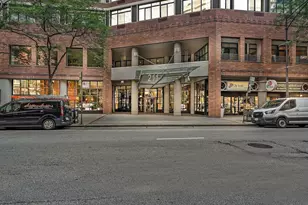 211 E Ohio St, Chicago, IL 60611 - Photo 24