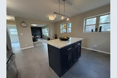 5743 W 79th Street, Burbank, IL 60459 - Photo 4