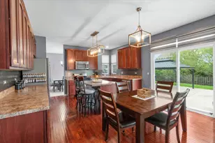 8105 Aaron Ln, Joliet, IL 60431 - Photo 6