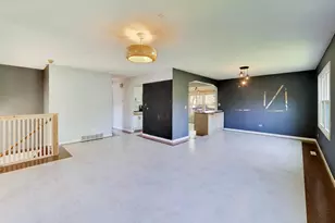 9505 Elm Ln, Crystal Lake, IL 60014 - Photo 6