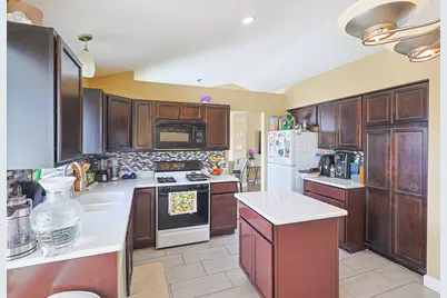 520 Calgary Way, Belvidere, IL 61008 - Photo 6