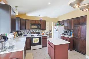 520 Calgary Way, Belvidere, IL 61008 - Photo 6