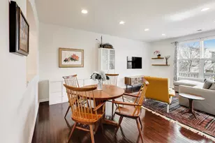 3275 Coral Ln, Glenview, IL 60026 - Photo 6