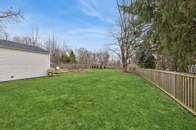 207 Glen Avenue, Crystal Lake, IL 60014 - Photo 2