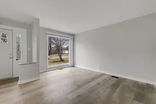 108 Walnut Dr, Streamwood, IL 60107 - Photo 6