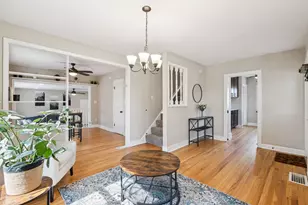 2052 37th St, Rock Island, IL 61201 - Photo 4