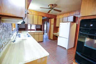 422 N Hennepin Ave, Dixon, IL 61021 - Photo 12