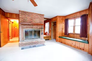 422 N Hennepin Ave, Dixon, IL 61021 - Photo 16