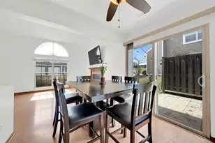 1390 N Knollwood Dr, Palatine, IL 60067 - Photo 8