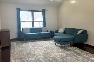 39 Dennison Dr, Glendale Heights, IL 60139 - Photo 4