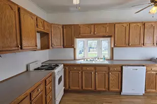 705 8th St, Sterling, IL 61081 - Photo 4