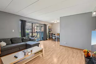 200 E Fountainview Ln, Lombard, IL 60148 - Photo 8