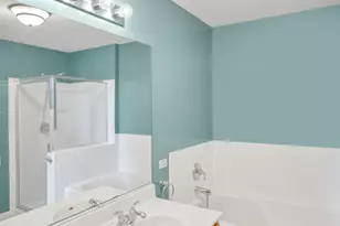 3355 Blue Ridge Dr, Carpentersville, IL 60110 - Photo 10