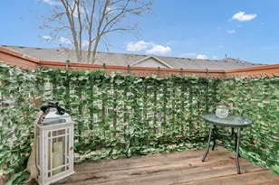 3355 Blue Ridge Dr, Carpentersville, IL 60110 - Photo 4