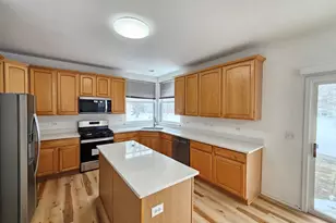 1110 Oakhill Dr, Aurora, IL 60502 - Photo 14