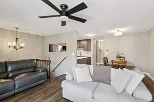 336 Ozark Dr, Bolingbrook, IL 60440 - Photo 4