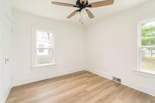 1530 Chartres St, Lasalle, IL 61301 - Photo 8