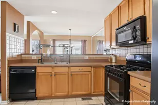 201 Macintosh Ave, Woodstock, IL 60098 - Photo 8