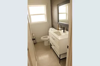 2041 North Avenue, Waukegan, IL 60087 - Photo 10