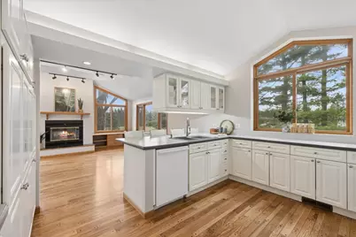 220 N Shannon Drive, Woodstock, IL 60098 - Photo 6