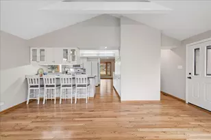 220 N Shannon Dr, Woodstock, IL 60098 - Photo 10