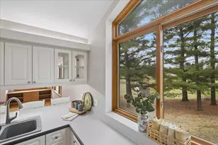 220 N Shannon Dr, Woodstock, IL 60098 - Photo 8