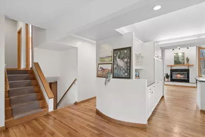 220 N Shannon Drive, Woodstock, IL 60098 - Photo 4